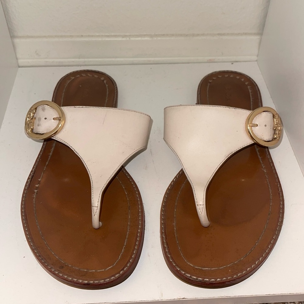 Coach Leslie off white sandals